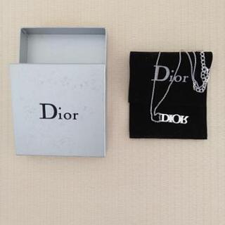 Diorのネックレス