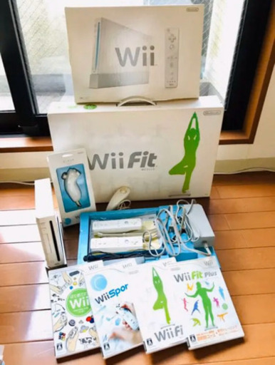 Wii 本体 と Wii Fit すぐ遊べるセット 一式