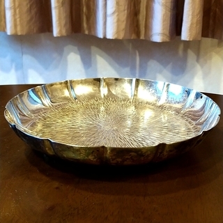 銀の皿