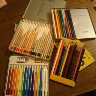 【お話し中】24色の色鉛筆とクーピー