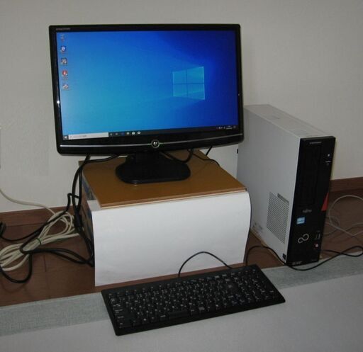【終了】富士通デスクトップ D551/GX(Ci3-3240/4G/500G)+20inch LCD