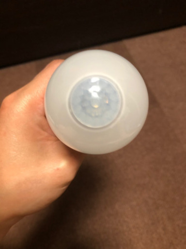 電球 人感センサー LED