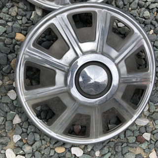 車のパーツ 旧車 日産 ブルーバードSSS 純正ホイールキャップ