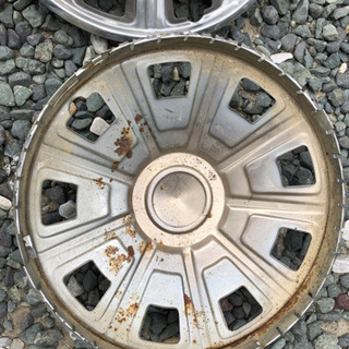 車のパーツ 旧車 日産 ブルーバードSSS 純正ホイールキャップ