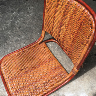 飴色の籐の座椅子
