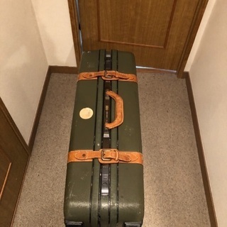サムソナイトカーキ色大型スーツケース