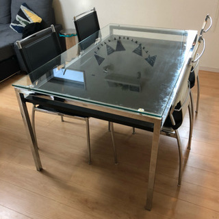 【取引中】ガラス製ダイニングテーブル&チェア