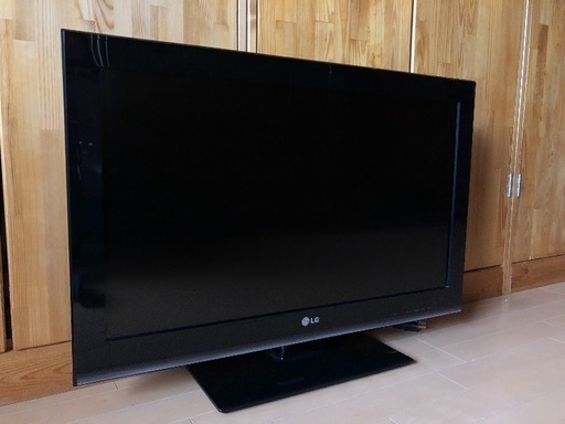 32インチ液晶モニター LG製 HDMI 入力x3 AV入力 x2 RGB入力 x1 USB入力 x1 Photo Music Movie再生可
