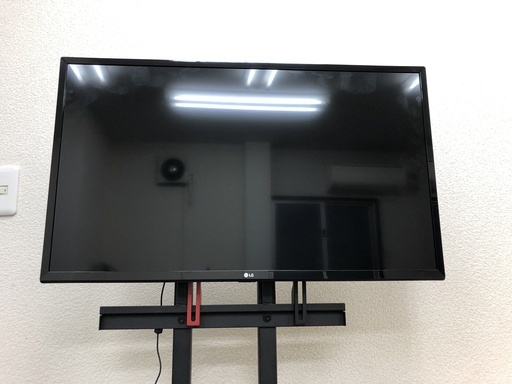 32インチ液晶モニタとモニタ台セット