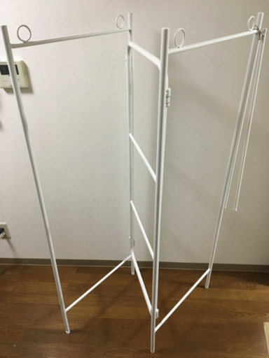 便利さが伝わりきらない便利な室内洗濯物干し(写真より開きます)