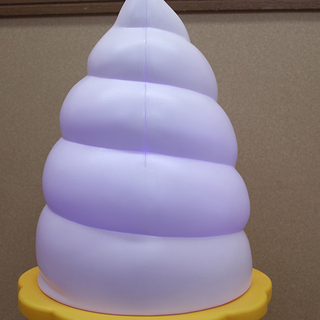 ソフトクリーム 型 照明 TOMI スジャータ 電飾看板 置き型 自立型 電飾