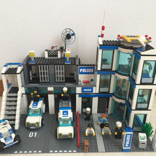 LEGO 7498 police station 