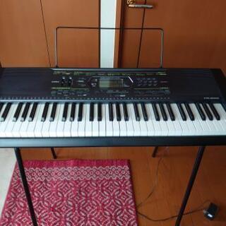 電子ピアノ　CASIO　CTK-2000
