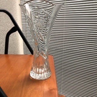 クリスタルガラスの花瓶