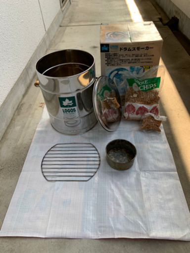 LOGOS製ドラムスモーカーとサクラチップ譲ります。（取引完了)