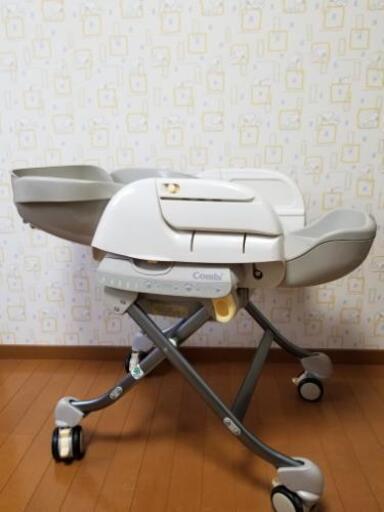 コンビ　電動　ハイローチェアー