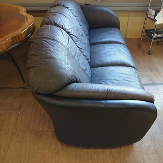 値下げしました【店舗同時販売中】himolla/ヒモラ　総革3人掛けソファ　『4713』