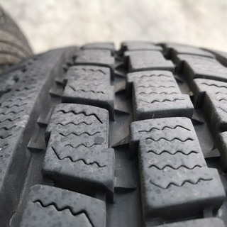ダイナ カムロード 純正ホイール 鉄 15インチ 5Ｊ ６穴 139.7 +30 トーヨー スタッドレス DELVEX934 195/70Ｒ15 2018年 札幌発