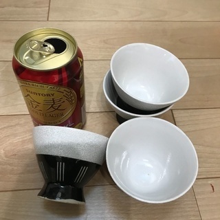 110、湯呑み茶碗（白×黒）4個