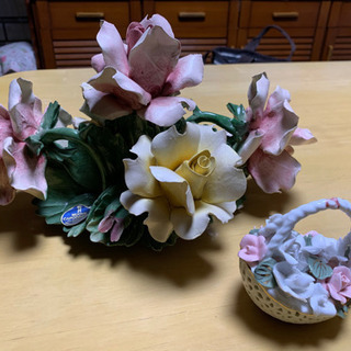 陶器の花の置物