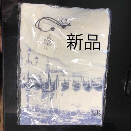 新品　C.P.カンパニー　Tシャツ(イタリア製　レディース 2〜3万円程) 格安出品