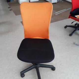 椅子　オレンジ　その2