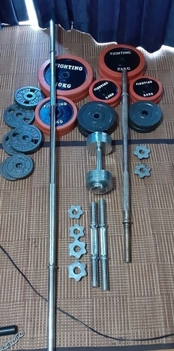 ファイティングロード ベンチプレスセット 合計105kg です。