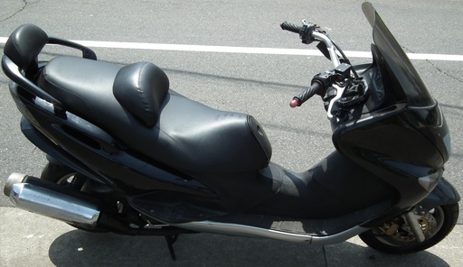 マジェスティ125FI (黒）