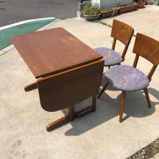 テーブル&椅子２脚