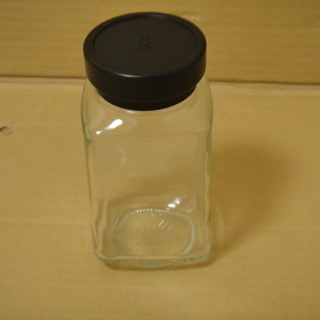 ガラス瓶（ふた付き）