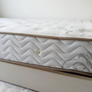 ベッドのマットレス　セミダブル