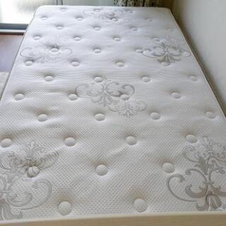 ベッドのマットレス　セミダブル