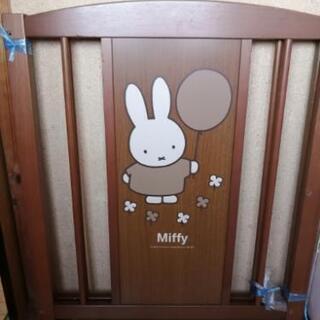 ベビーベッド(miffy)