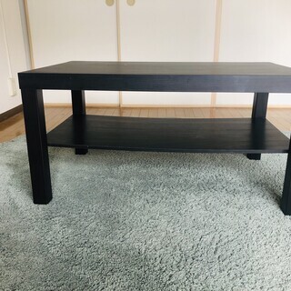 北欧の黒テーブル