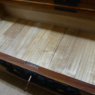 値下げ！岩谷堂箪笥 幅119㎝ 重厚金具 岩谷堂たんす 洋タンス ロッカータンス 伝統工芸品 札幌 西岡発　  