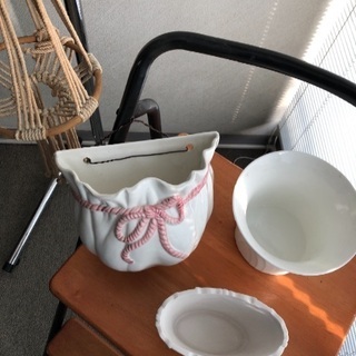 陶器のプランターカバー3個＆プランターハンガ- 陶器のプランターカバー3個＆プランターハンガ-