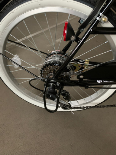 ほぼ新品 20インチ小径車 6段変速 オートライト ミニベロ