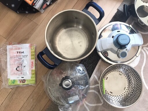 美品 ティファール 圧力鍋 6L IH対応 4～6人用 クリプソ 4～5回使用のみ です。
