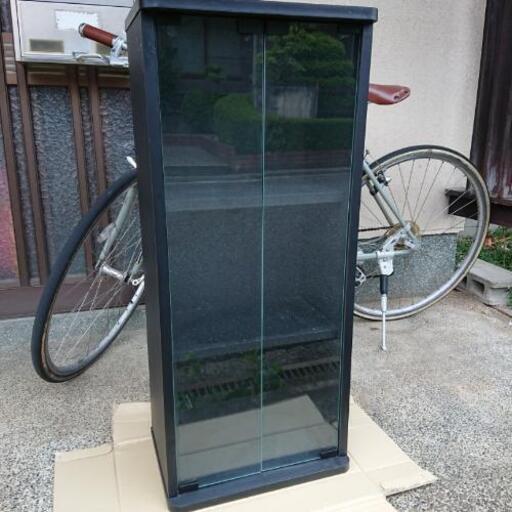ガラス戸付き、本棚