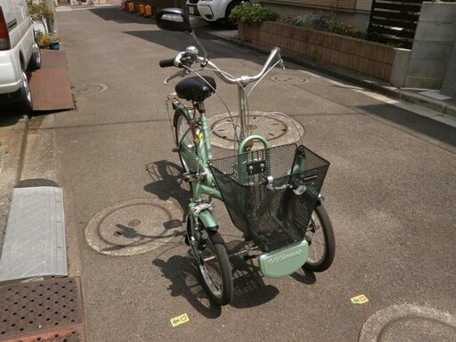 ミンナ　ブリジストン製大人用三輪車