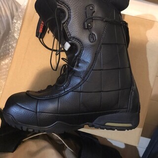 美品 スノーボード バートンセット 151cm X8FV ビンディングバートン ブーツupperzone 25cm　ガリウムワックスセット ケース付 です。