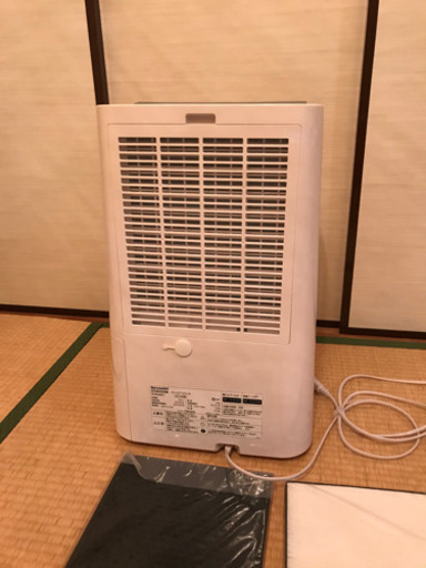 空気清浄除湿機　SHARP cv-df100-w  土日限り値引