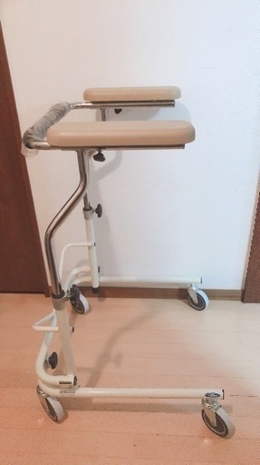 歩行補助器　日進歩行車　NW-21B（四輪自在）