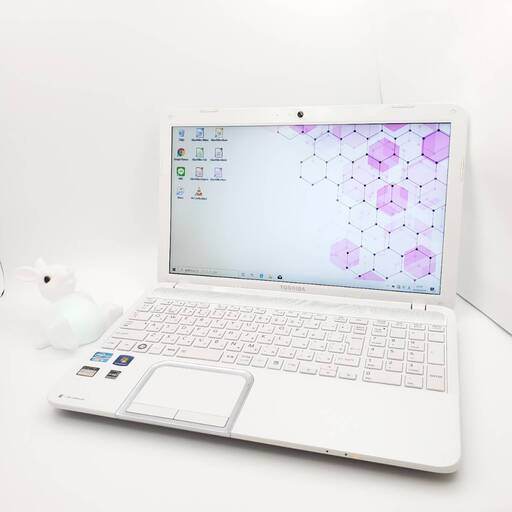 東芝 Corei5 メモリ4GB SSD128GB ノートパソコン ホワイト