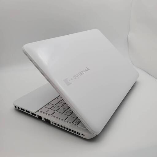 東芝 Corei5 メモリ4GB SSD128GB ノートパソコン ホワイト 【公式通販】