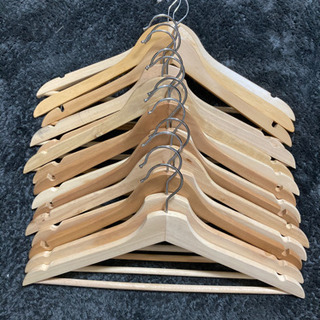 木製ハンガー(シャツ用15本、ズボン・スカート用4本)