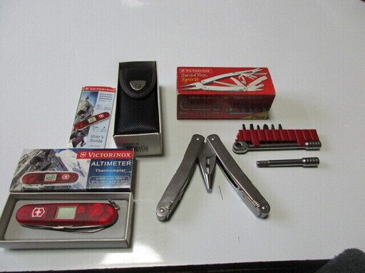 ☆VICTORINOX SwissTool＆ALTIMETER - 防災、セキュリティ 