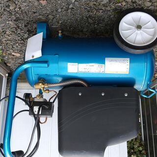 藤原産業 PUMA オイルレスエアーコンプレッサー AM15-25 タンク容量25L 100V 藤原産業 PUMA オイルレスエアーコンプレッサー AM15-25 タンク容量25L