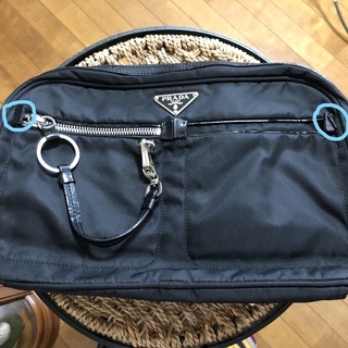 プラダ　ショルダーバッグ　黒　PRADA　ナイロン　NERO BT0429 ITALY ギャランティー付