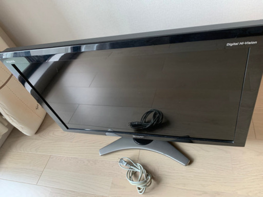 テレビ　シャープ　AQUOS 32型　2010年製